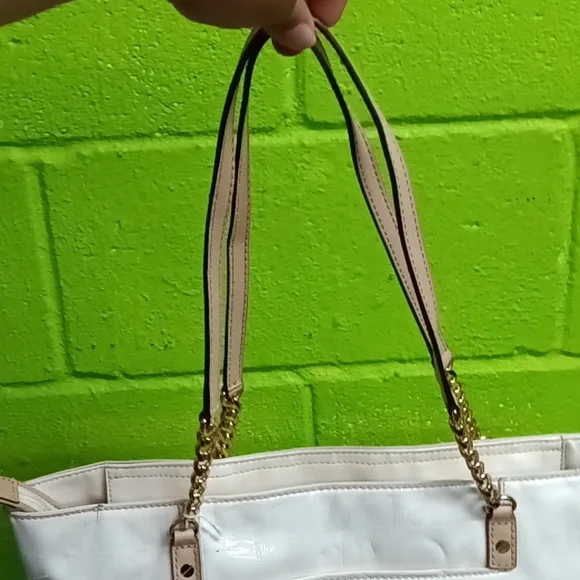 Michael Kors Gold and White Tote Bag with Structured Design - Picture 3 of 5